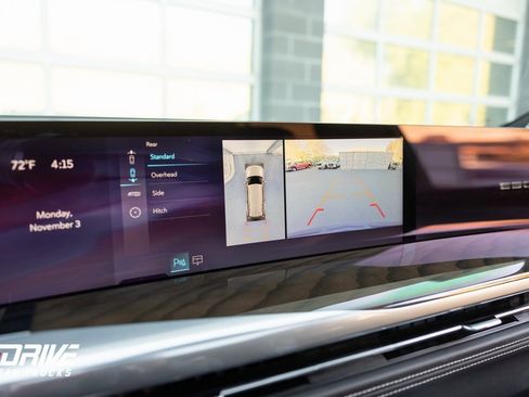 Used 2025 Cadillac Escalade Sport Platinum w/ LPO, ONYX Package image 35