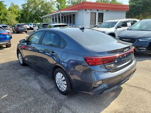 Used 2023 Kia Forte LX FWD image 3