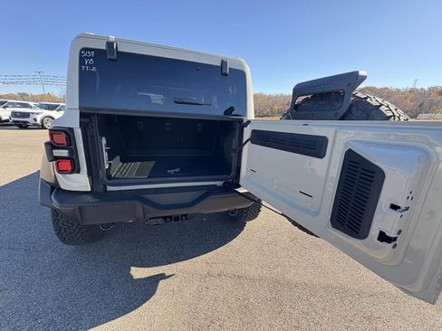 New 2025 Ford Bronco Raptor w/ Interior Carbon Fiber Pack image 22