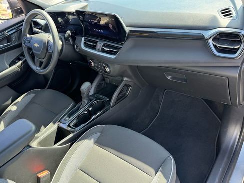 Used 2024 Chevrolet TrailBlazer LS image 20