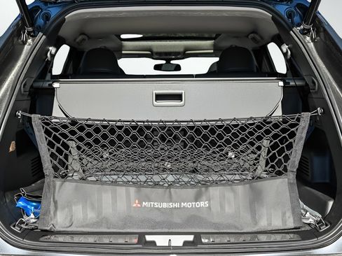New 2025 Mitsubishi Outlander SE image 8