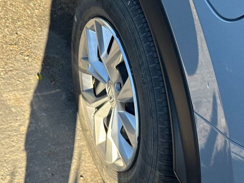 Used 2025 Honda CR-V LX image 4