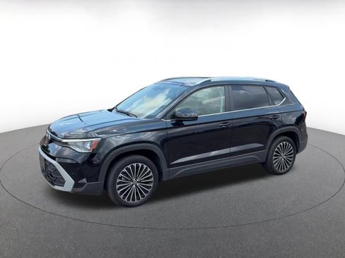Used 2026 Volkswagen Taos SE FWD image 6