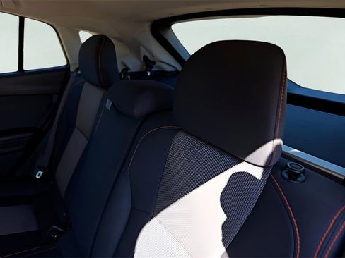 Used 2018 Subaru Crosstrek 2.0i Premium w/ Eyesight System image 21