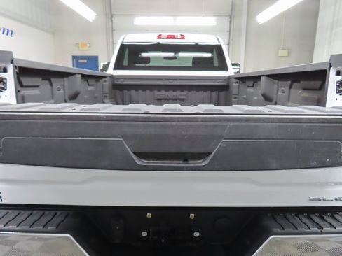Used 2025 GMC Sierra 2500 SLE image 31