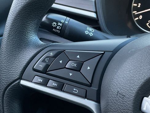 Used 2025 Nissan Altima 2.5 SV image 22