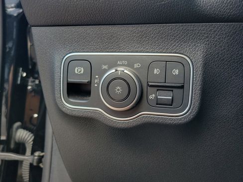 Certified 2024 Mercedes-Benz GLB 250 image 23