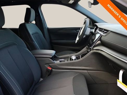 New 2025 Jeep Grand Cherokee L Laredo w/ Luxury Tech Group I image 19