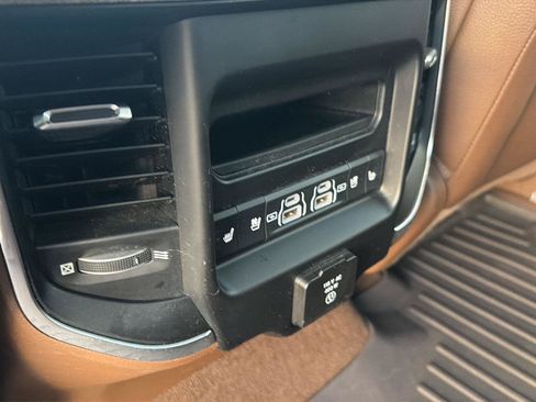 Used 2021 RAM 1500 Limited AWD/4WD image 12