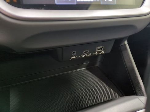 Certified 2025 Subaru Crosstrek 2.0i Premium image 9