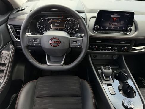 Used 2025 Nissan Rogue SV AWD/4WD image 12