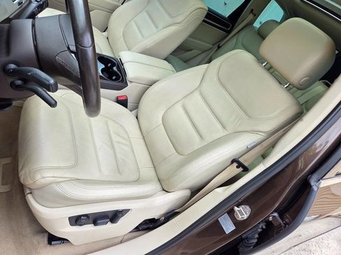 Used 2013 Volkswagen Touareg Executive AWD/4WD image 19