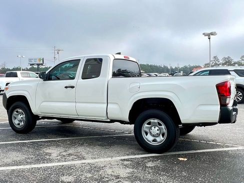 Used 2022 Toyota Tacoma SR image 8