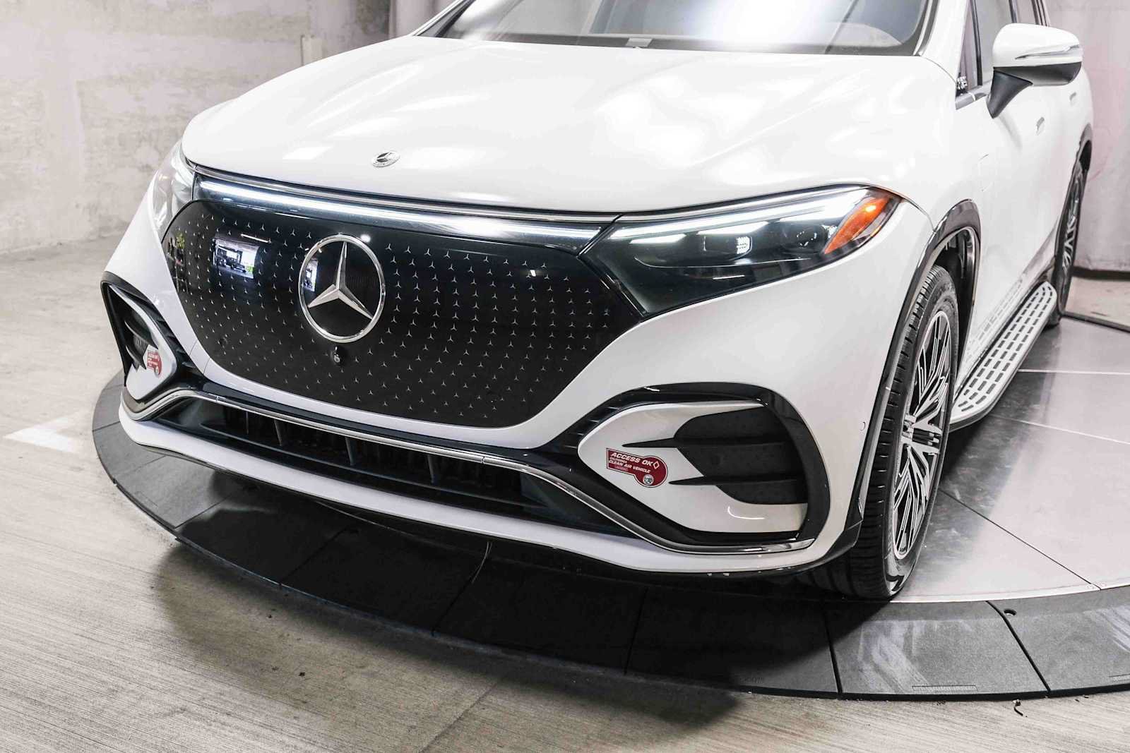 Certified 2023 Mercedes-Benz EQS 580 4MATIC SUV image 11