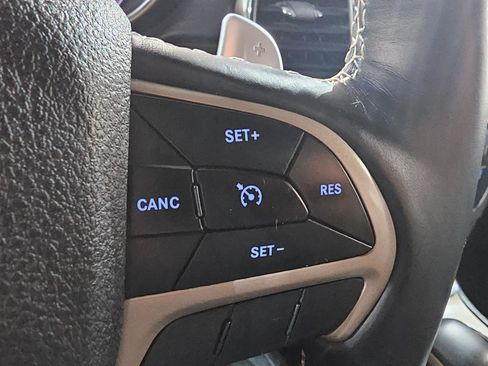 Used 2017 Jeep Grand Cherokee Limited AWD/4WD image 35