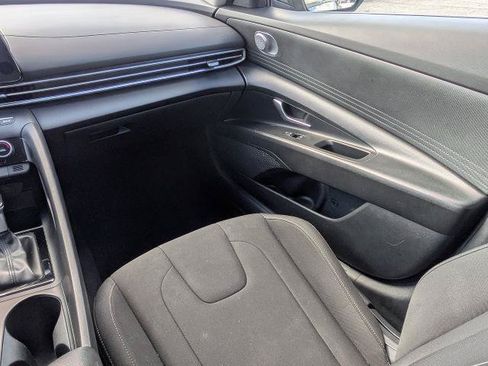 Used 2024 Hyundai Elantra SEL FWD image 16