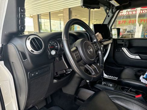 Used 2013 Jeep Wrangler Rubicon w/ Dual Top Group AWD/4WD image 9