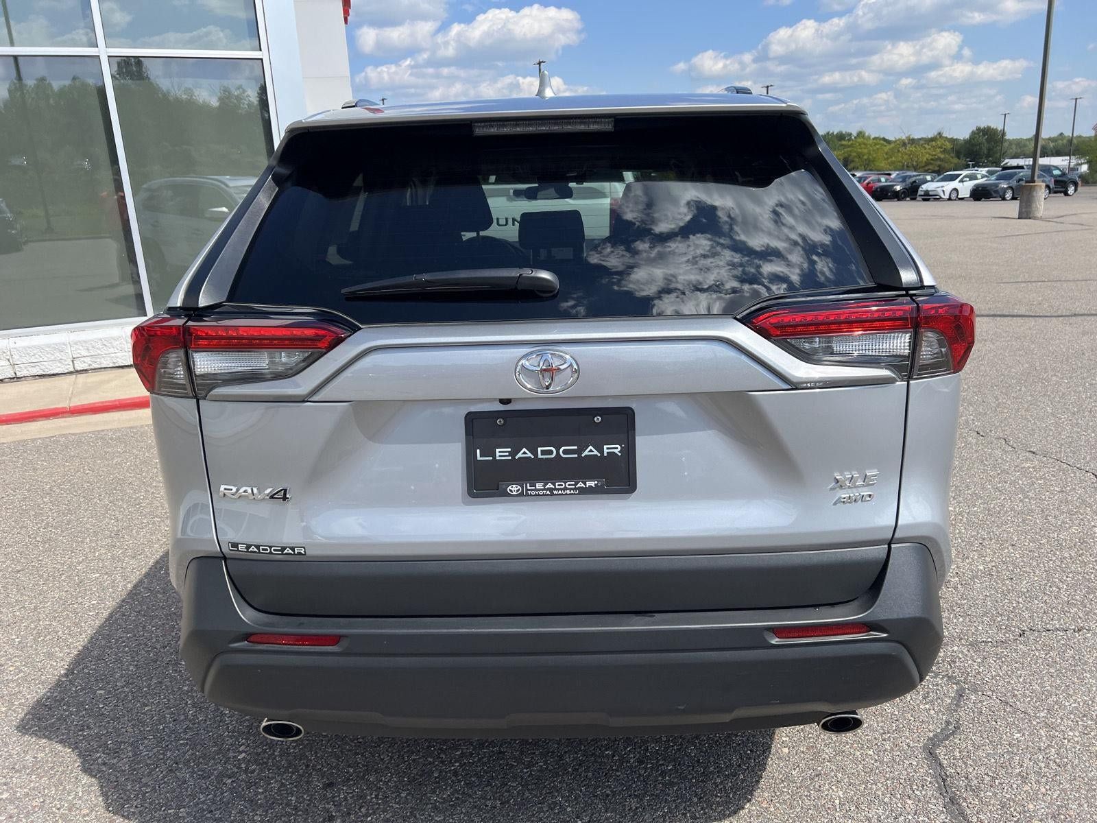 Used 2025 Toyota RAV4 XLE w/ Convenience Package AWD/4WD image 14
