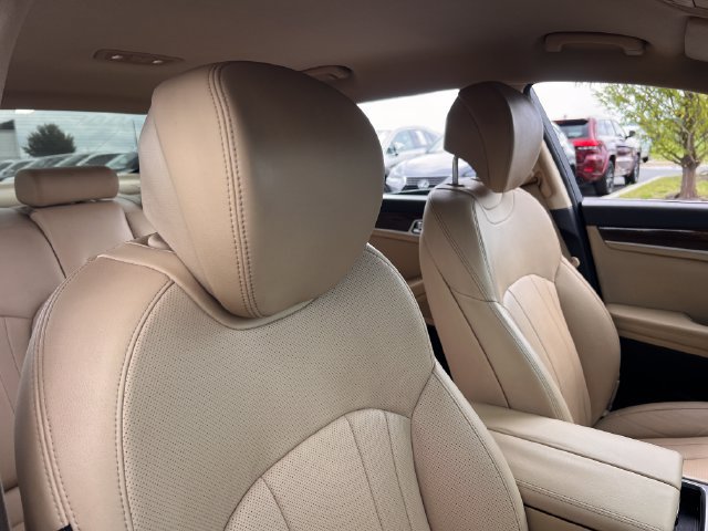 Used 2018 Genesis G80 3.8 RWD image 30