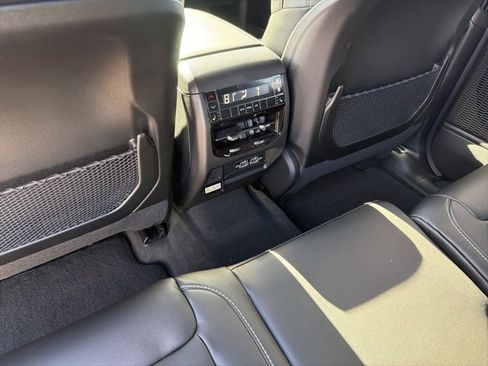 New 2025 Jeep Grand Cherokee L Limited image 9