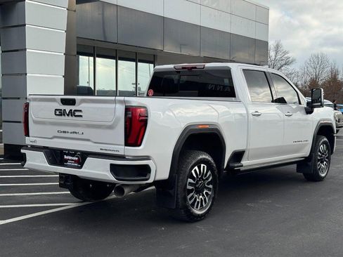 Used 2024 GMC Sierra 2500 Denali Ultimate image 4