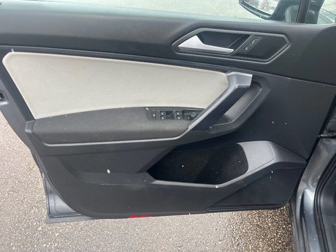 Used 2021 Volkswagen Tiguan S image 25