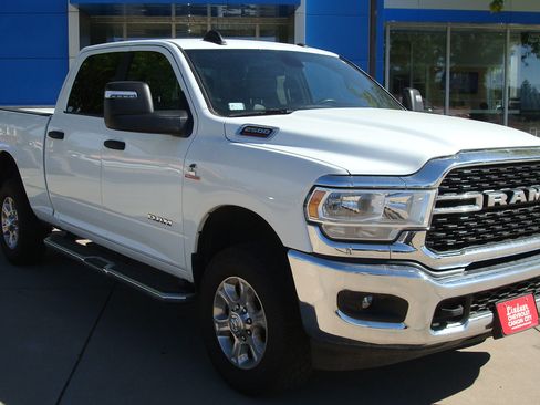 Used 2024 RAM 2500 Big Horn AWD/4WD image 3