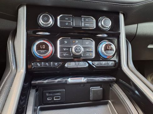 Used 2021 GMC Yukon XL Denali image 31