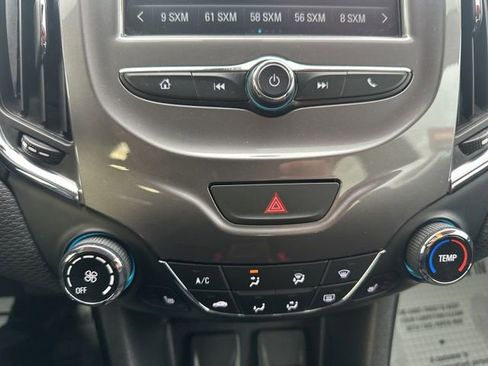 Used 2018 Chevrolet Cruze LT w/ Convenience Package image 18