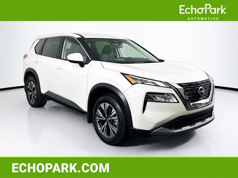 Used 2023 Nissan Rogue SV image 1