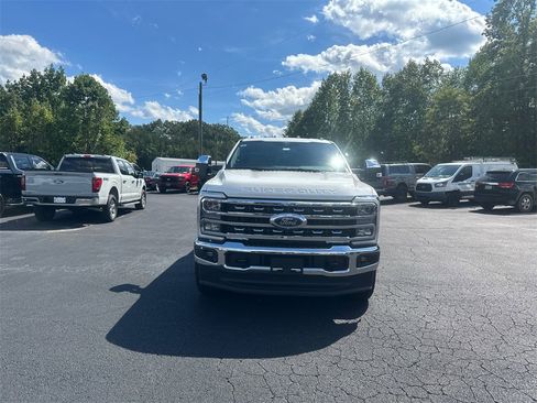New 2026 Ford F250 Lariat w/ Chrome Package image 2