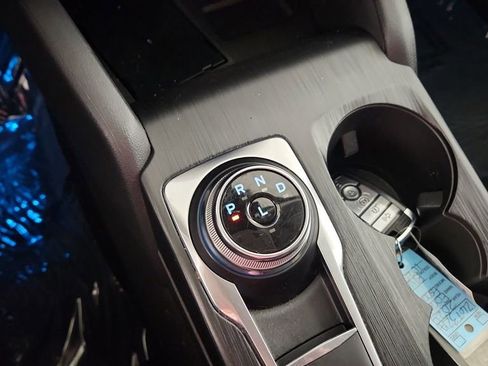 Used 2024 Ford Escape Platinum w/ Premium Technology Package image 28