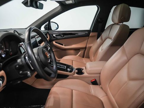 Certified 2023 Porsche Macan AWD/4WD image 17