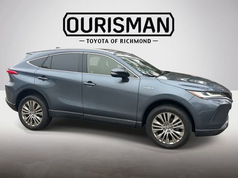 Certified 2021 Toyota Venza XLE w/ Softex Package image 2