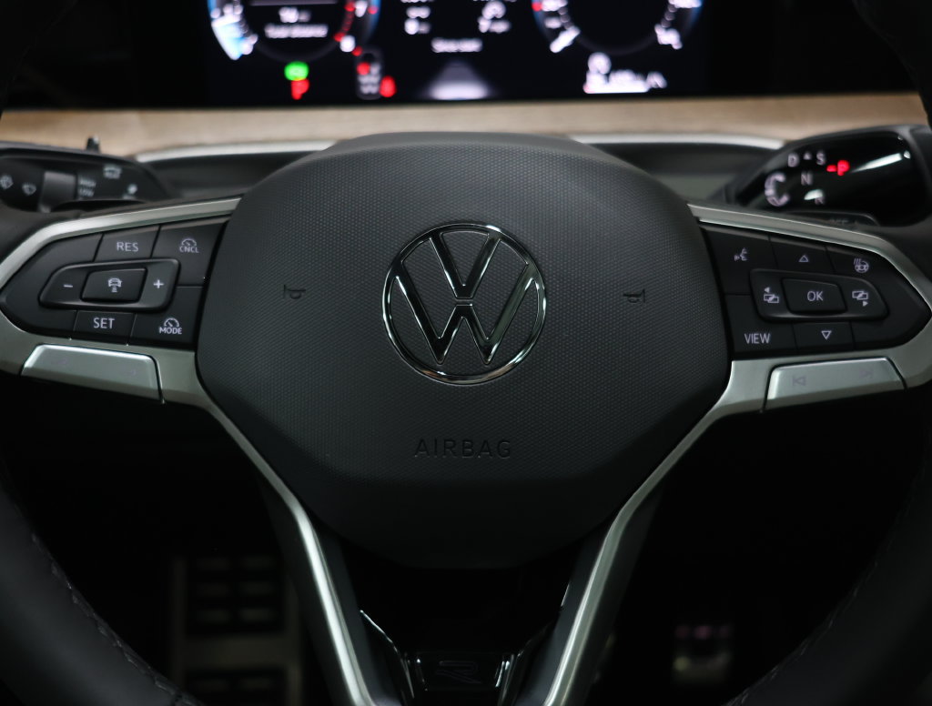 New 2027 Volkswagen Atlas SEL R-Line AWD/4WD image 17