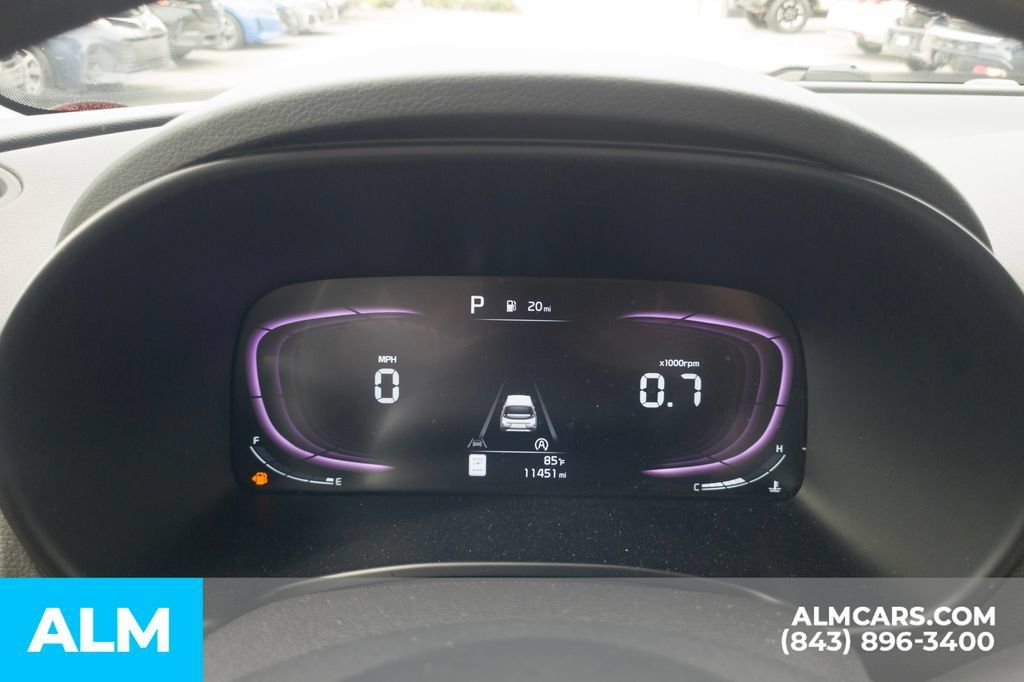 Used 2025 Kia Soul LX w/ LX Technology Package FWD image 30