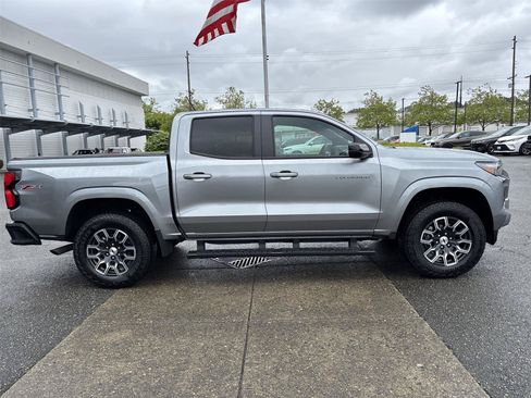 Used 2024 Chevrolet Colorado Z71 w/ Z71 Convenience Package 2 AWD/4WD image 5