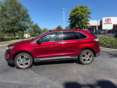 Used 2017 Ford Edge Titanium w/ Equipment Group 301A FWD image 3