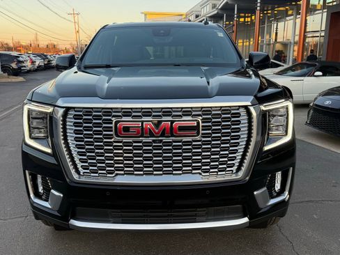 Used 2024 GMC Yukon XL Denali w/ Advanced Technology Package image 11