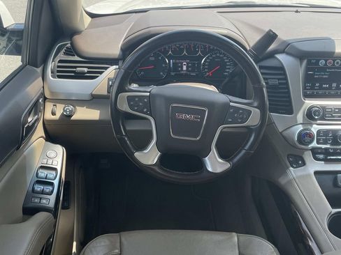 Used 2019 GMC Yukon XL SLT w/ Open Road Package RWD image 18