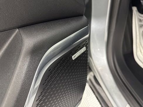 Used 2025 Chevrolet Traverse High Country image 33