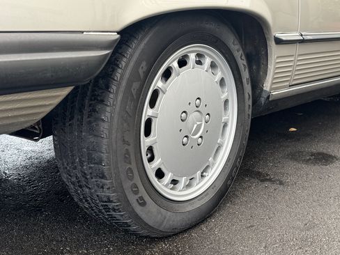 Used 1987 Mercedes-Benz 560 SL image 41