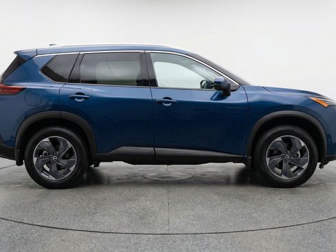 Used 2025 Nissan Rogue SV AWD/4WD image 11