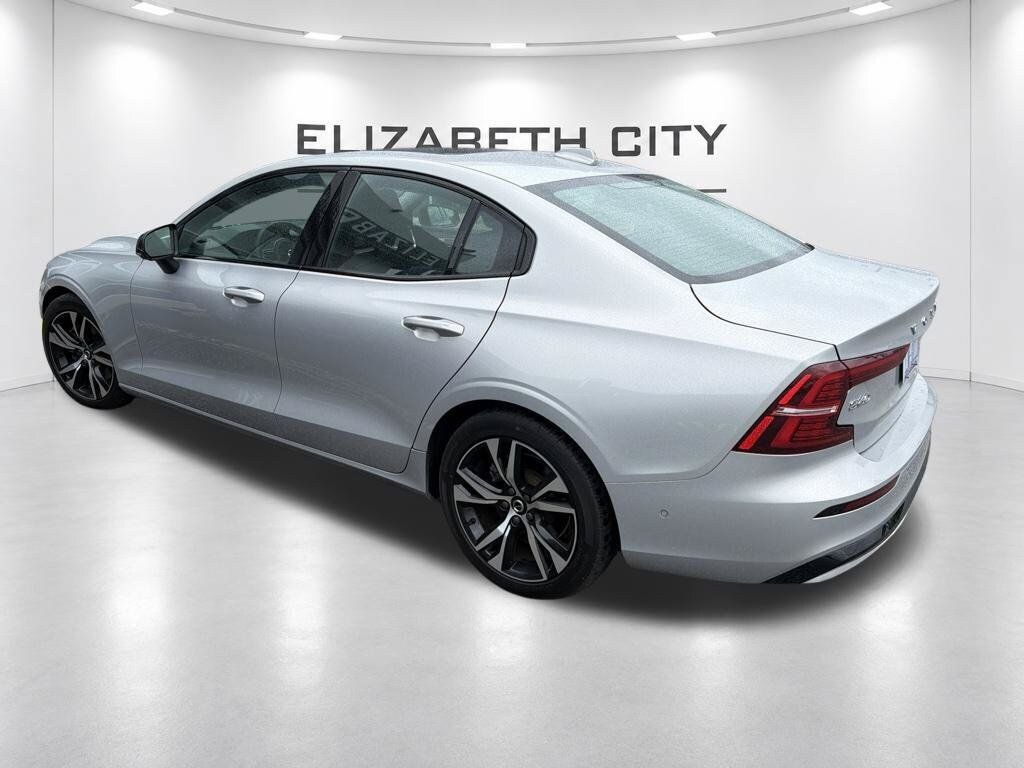 Used 2024 Volvo S60 B5 Plus AWD/4WD image 5