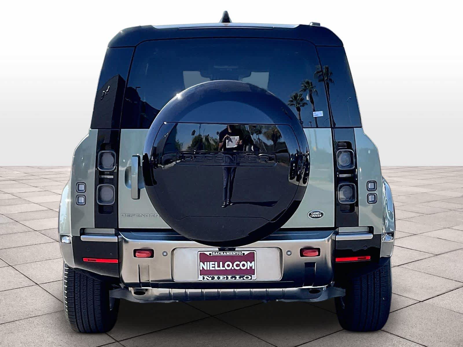 Used 2023 Land Rover Defender 90 X AWD/4WD image 6