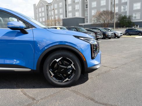 New 2026 Kia Sportage EX image 11