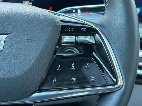 Certified 2025 Cadillac Lyriq Luxury image 36