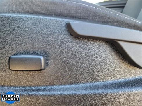 Used 2022 Chevrolet Colorado LT w/ LT Convenience Package image 18