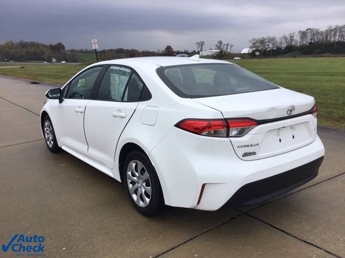 Used 2024 Toyota Corolla LE image 7
