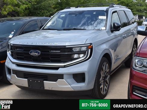 Used 2025 Ford Expedition Platinum w/ Platinum Ultimate Package AWD/4WD image 1